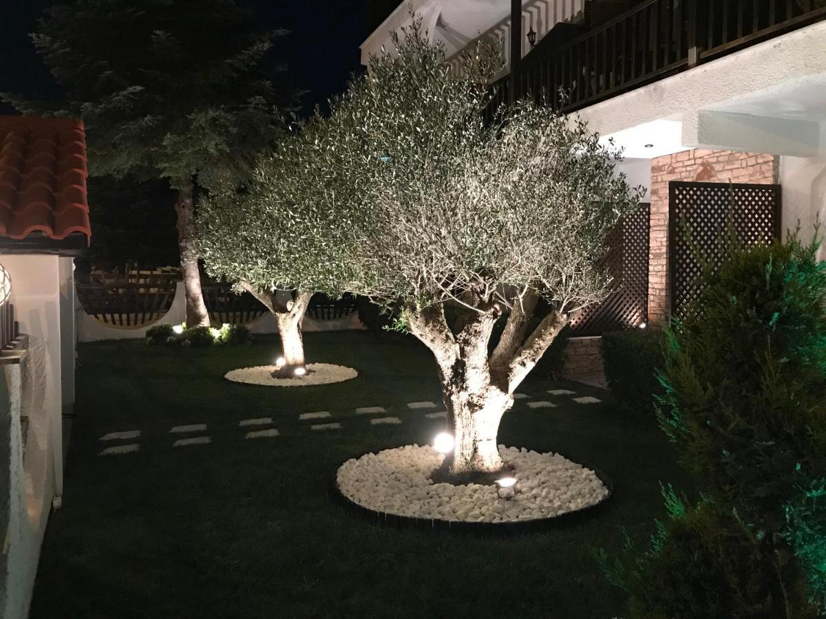 Amaryllis Luxury Rooms Platamonas Exteriör bild